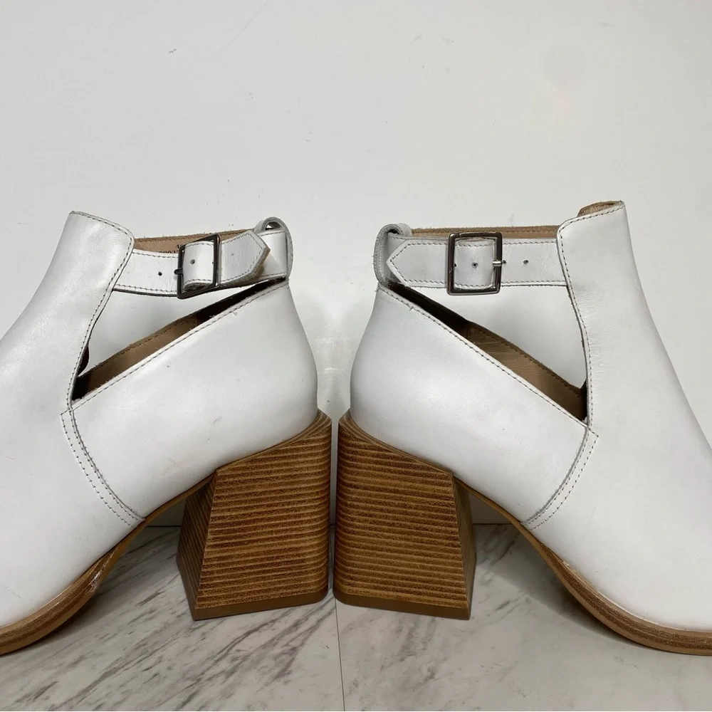 Free People Brady Square Toe White Leather Buckle Shootie Bootie 40